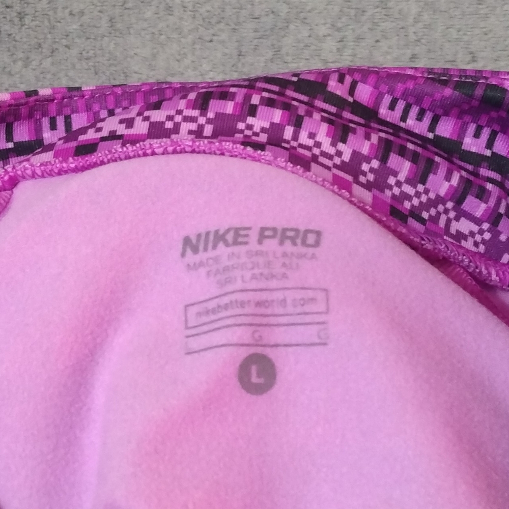 Nike - Picture 5 of 5